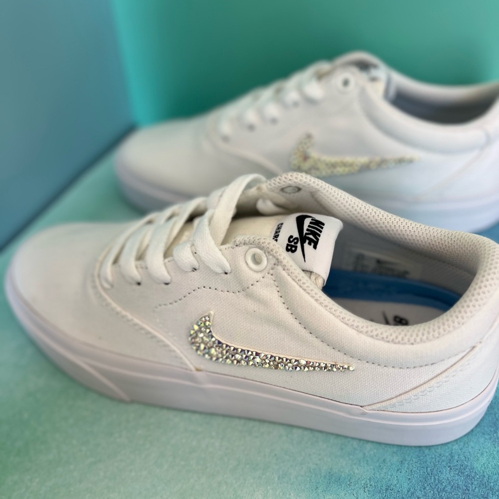 Nike WMS SB Charge Canvas Triple Sneakers with Genuine Swavorski Crystals SZ 6.5 - Picture 4 of 7